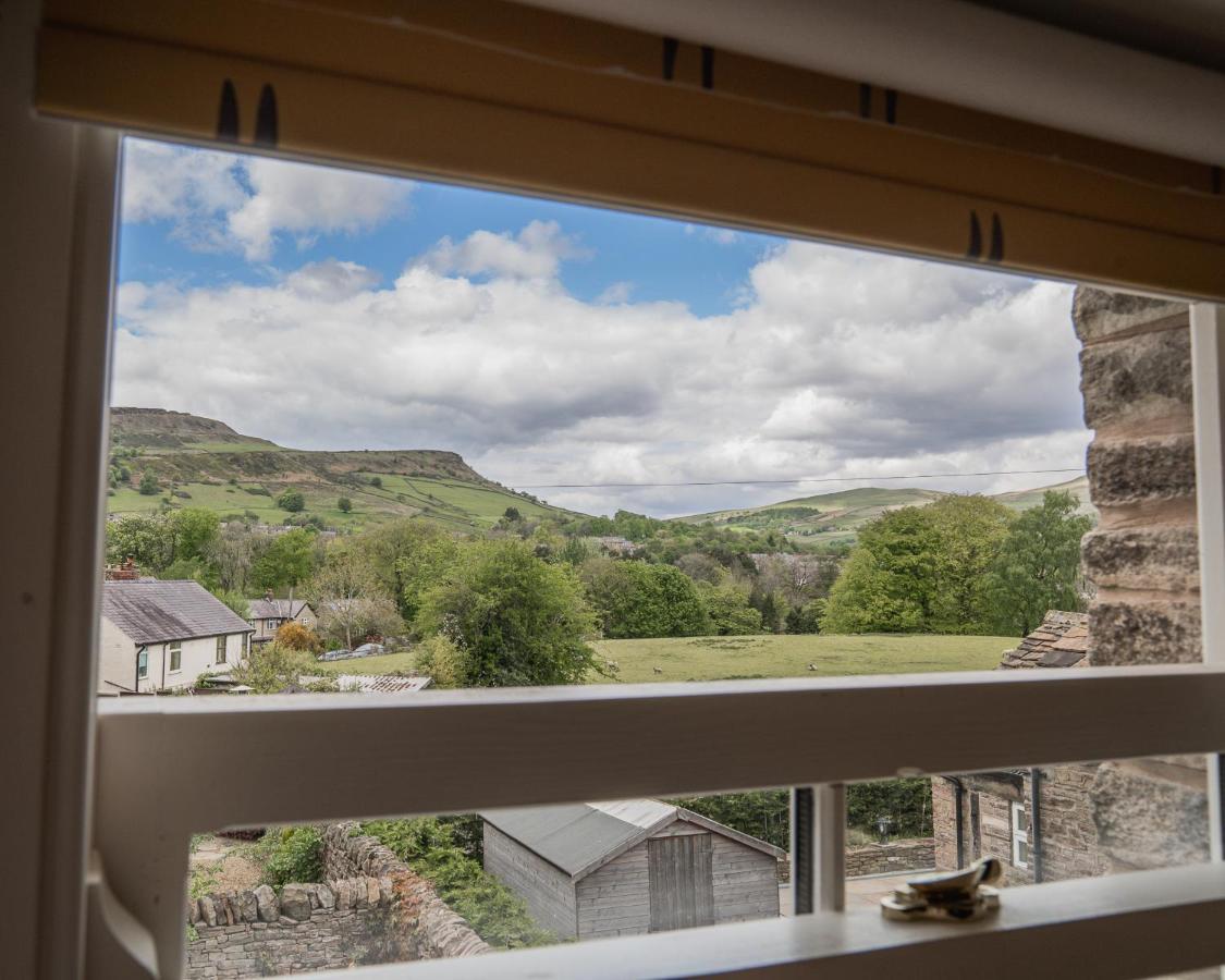 The Old Hall Inn Chinley Exterior photo